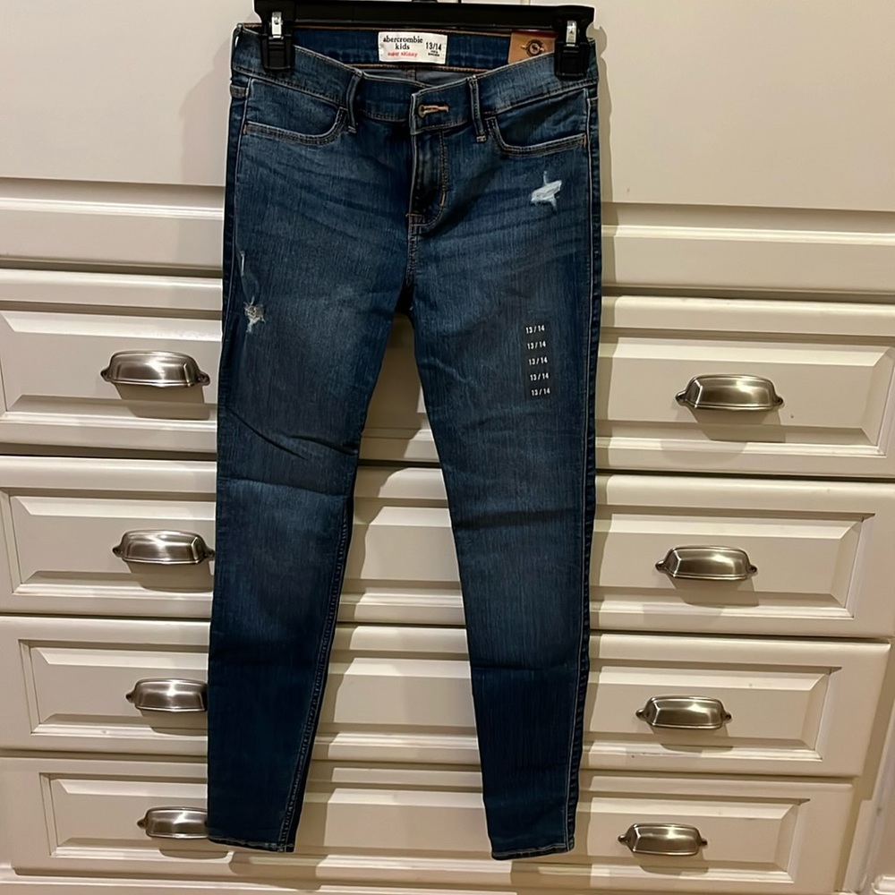 Abercrombie & Fitch skinny jeans.